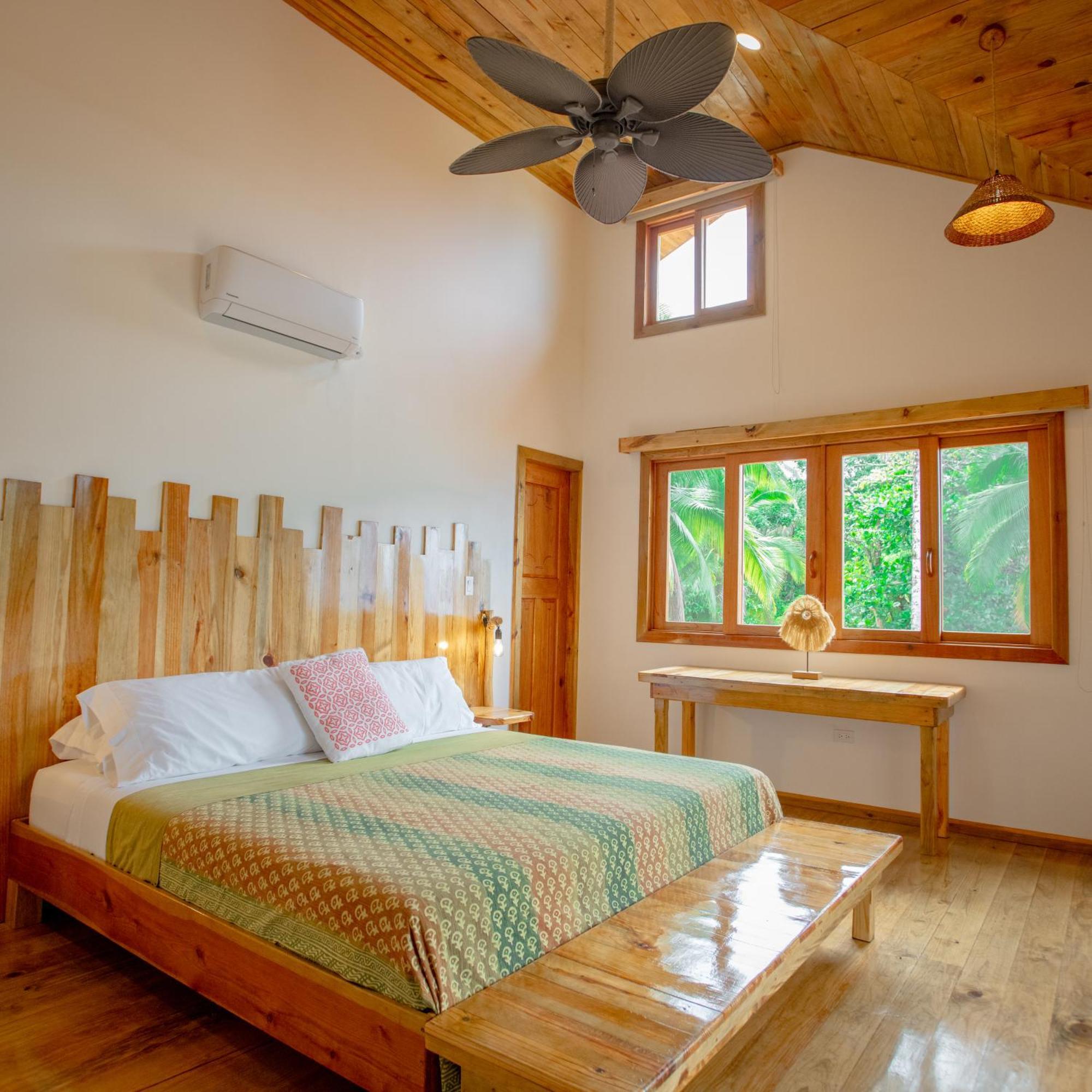 Casa Cayuco Eco-Adventure Lodge Μπόκας ντελ Τόρο Εξωτερικό φωτογραφία