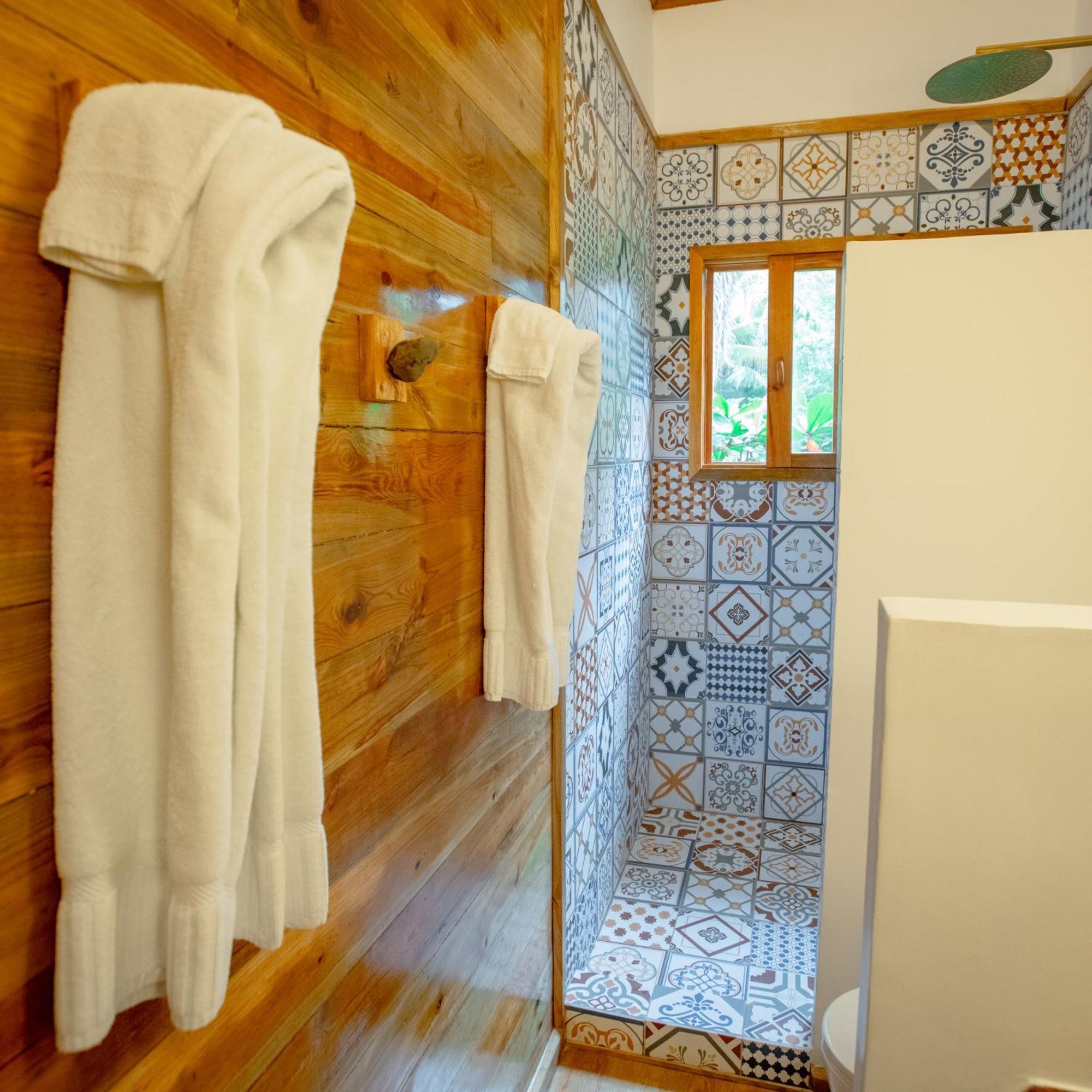 Casa Cayuco Eco-Adventure Lodge Μπόκας ντελ Τόρο Εξωτερικό φωτογραφία